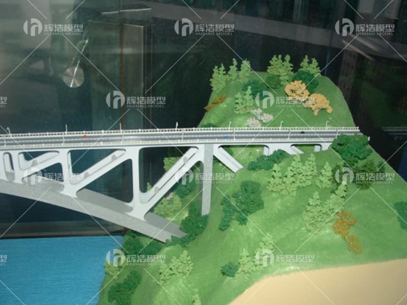 2012年重庆万县上承式钢筋混凝土拱桥展览模型.jpg