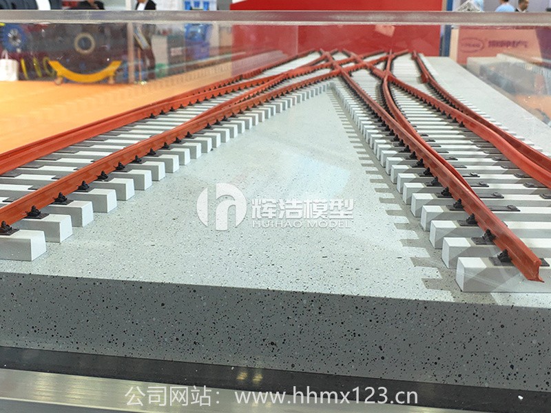 1:3高仿真城轨交叉渡线模型 还原轨道工程之美