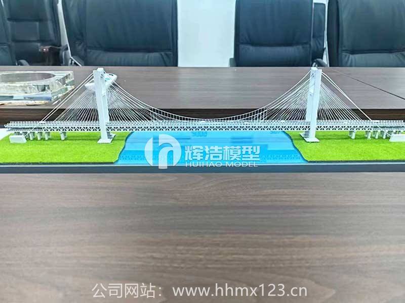 公铁两用钢桁架悬索桥模型.jpg