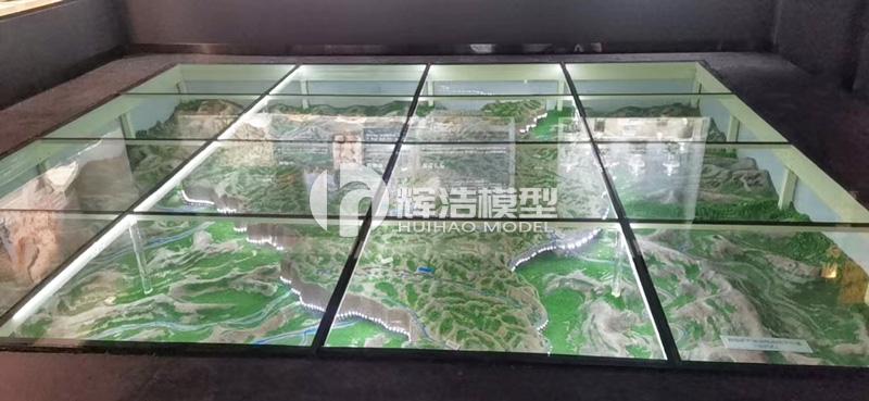 府谷矿产资源分布地沉式光电沙盘模型.jpg